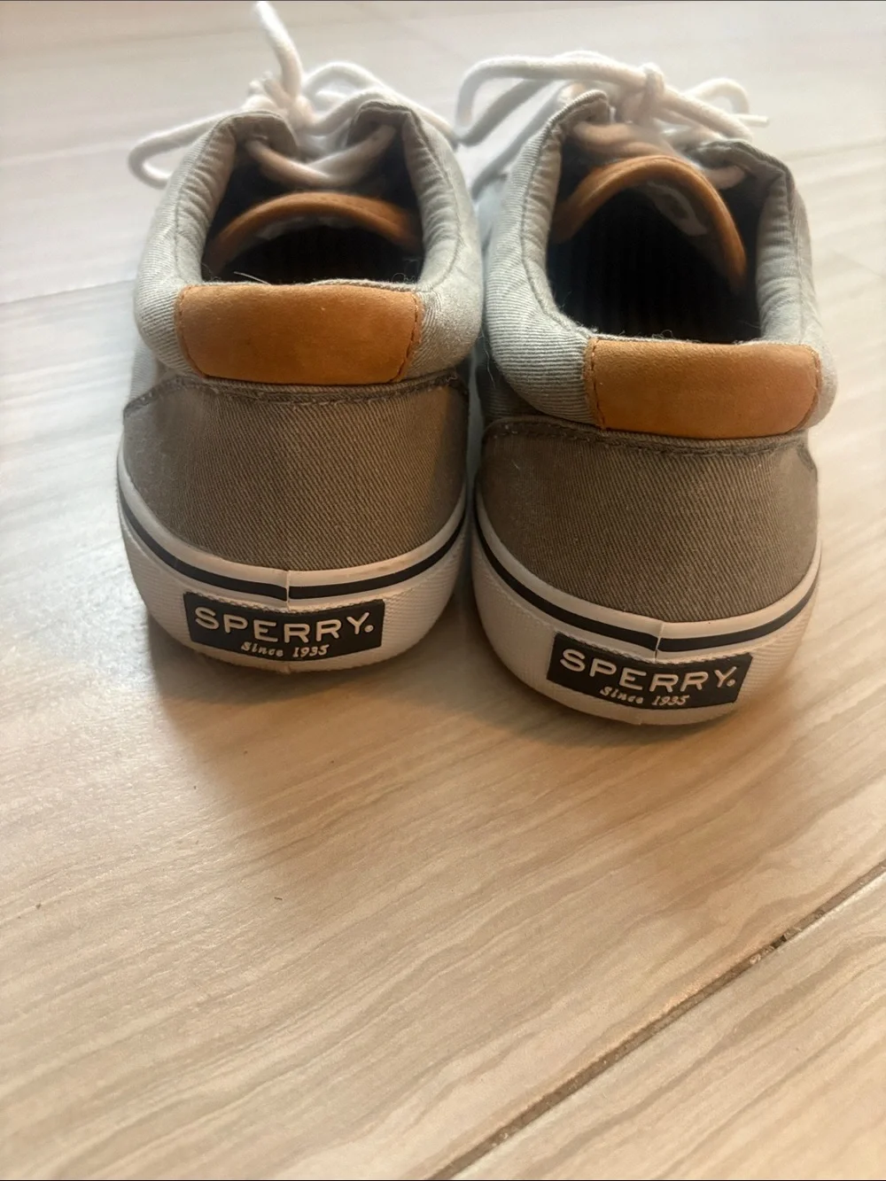 Mens grey Sperry size 8.5